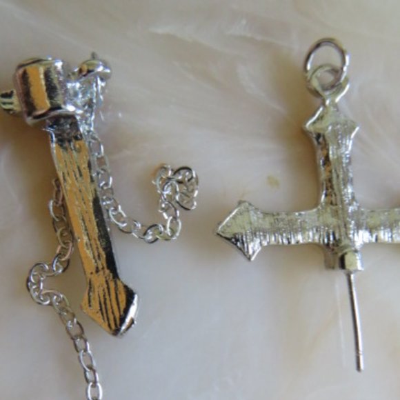 nwot Gothic CROSS Sword Two Piece Earring (K290) - Picture 5 of 5